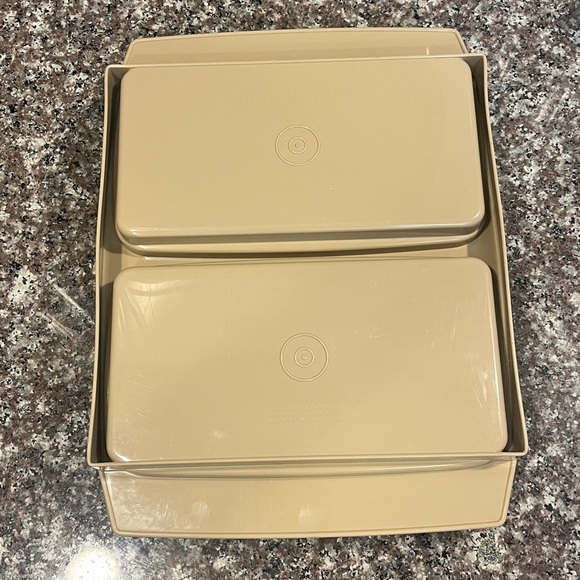 Tupperware deviled egg case - Picture 5 of 8